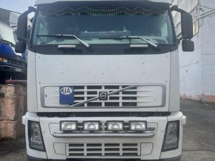 Белый Вольво FH 12, объемом двигателя 12 л и пробегом 1 тыс. км за 22000 $, фото 1 на Automoto.ua