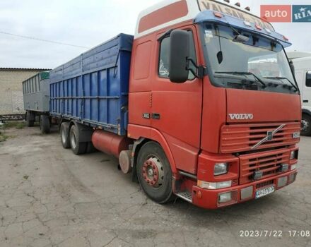 Красный Вольво FH 12, объемом двигателя 12.1 л и пробегом 220 тыс. км за 8800 $, фото 1 на Automoto.ua