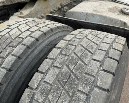 Красный Вольво FH 12, объемом двигателя 12.13 л и пробегом 857 тыс. км за 4500 $, фото 2 на Automoto.ua