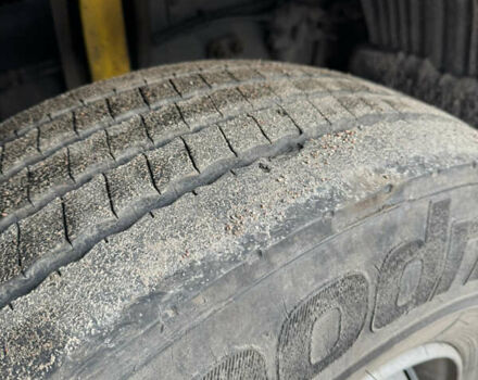 Красный Вольво FH 12, объемом двигателя 12.13 л и пробегом 857 тыс. км за 4500 $, фото 4 на Automoto.ua