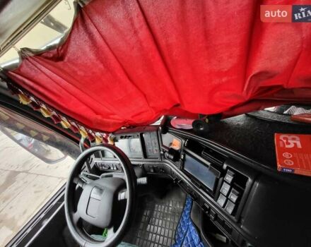 Красный Вольво FH 12, объемом двигателя 12.1 л и пробегом 700 тыс. км за 10500 $, фото 4 на Automoto.ua