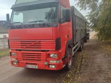 Вольво FH 12 2002 у Кропивницькому (Кіровограді) на Automoto.ua Червоний Вольво FH 12, об'ємом двигуна 12 л та пробігом 101 тис. км за 18500 $, фото 1 на Automoto.ua