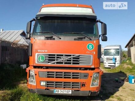Вольво FH 12 2004 у Вінниці на Automoto.ua Червоний Вольво FH 12, об'ємом двигуна 12.13 л та пробігом 1 тис. км за 9900 $, фото 1 на Automoto.ua