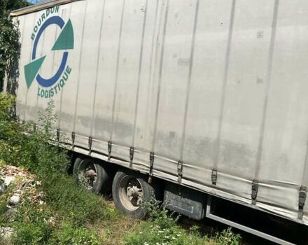 Вольво FH 12, объемом двигателя 0 л и пробегом 999 тыс. км за 8500 $, фото 8 на Automoto.ua