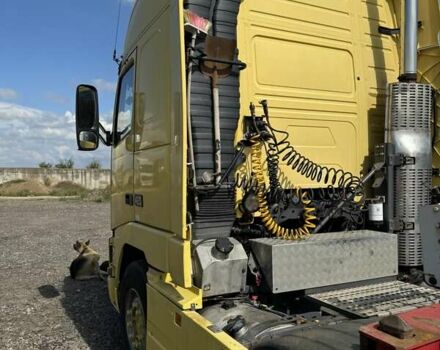 Желтый Вольво FH 12, объемом двигателя 0 л и пробегом 124 тыс. км за 9700 $, фото 9 на Automoto.ua