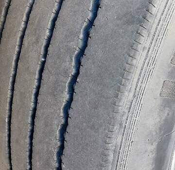 Синий Вольво FH 12, объемом двигателя 12 л и пробегом 120 тыс. км за 7100 $, фото 28 на Automoto.ua