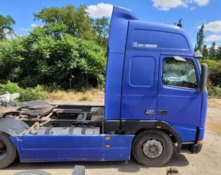 Синий Вольво FH 12, объемом двигателя 12.13 л и пробегом 1 тыс. км за 6800 $, фото 2 на Automoto.ua