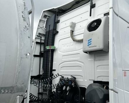 Білий Вольво FH 13, об'ємом двигуна 12.78 л та пробігом 750 тис. км за 31000 $, фото 4 на Automoto.ua