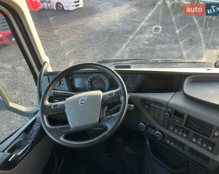 Белый Вольво FH 13, объемом двигателя 12.8 л и пробегом 668 тыс. км за 75900 $, фото 13 на Automoto.ua