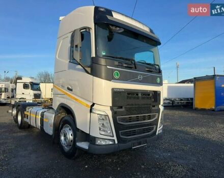 Белый Вольво FH 13, объемом двигателя 12.8 л и пробегом 668 тыс. км за 75900 $, фото 8 на Automoto.ua