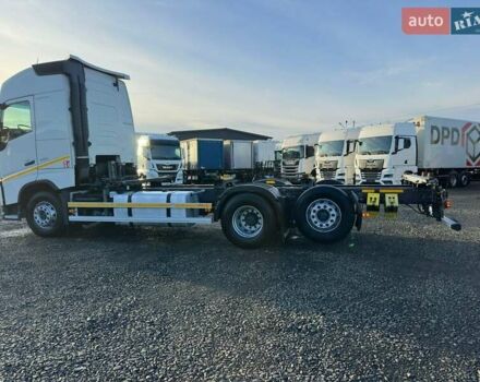 Белый Вольво FH 13, объемом двигателя 12.8 л и пробегом 668 тыс. км за 75900 $, фото 17 на Automoto.ua