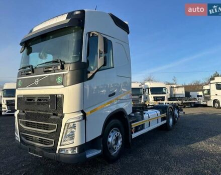 Белый Вольво FH 13, объемом двигателя 12.8 л и пробегом 668 тыс. км за 75900 $, фото 6 на Automoto.ua