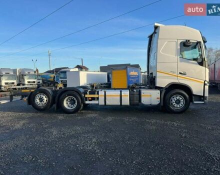 Белый Вольво FH 13, объемом двигателя 12.8 л и пробегом 668 тыс. км за 75900 $, фото 12 на Automoto.ua