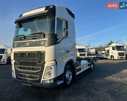 Белый Вольво FH 13, объемом двигателя 12.8 л и пробегом 668 тыс. км за 75900 $, фото 21 на Automoto.ua