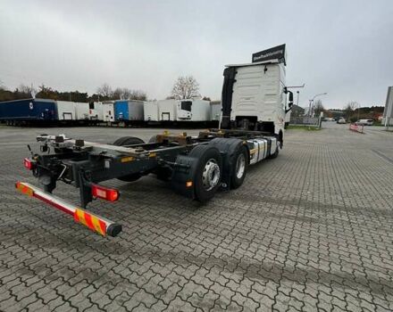 Белый Вольво FH 13, объемом двигателя 12.8 л и пробегом 668 тыс. км за 79900 $, фото 2 на Automoto.ua