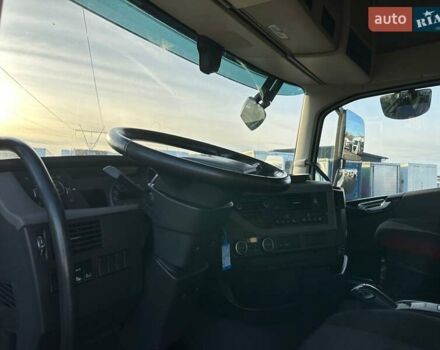 Белый Вольво FH 13, объемом двигателя 12.8 л и пробегом 668 тыс. км за 75900 $, фото 41 на Automoto.ua