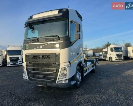Белый Вольво FH 13, объемом двигателя 12.8 л и пробегом 668 тыс. км за 75900 $, фото 9 на Automoto.ua
