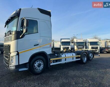 Белый Вольво FH 13, объемом двигателя 12.8 л и пробегом 668 тыс. км за 75900 $, фото 1 на Automoto.ua