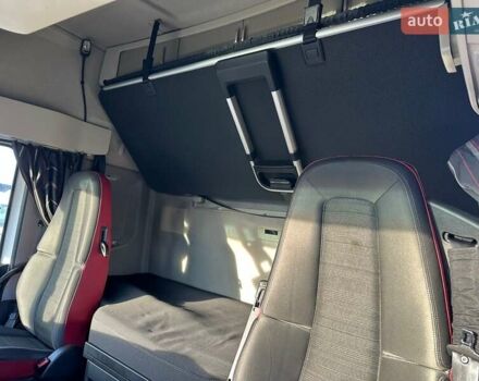 Белый Вольво FH 13, объемом двигателя 12.8 л и пробегом 668 тыс. км за 75900 $, фото 40 на Automoto.ua