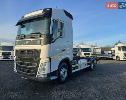 Белый Вольво FH 13, объемом двигателя 12.8 л и пробегом 668 тыс. км за 75900 $, фото 4 на Automoto.ua
