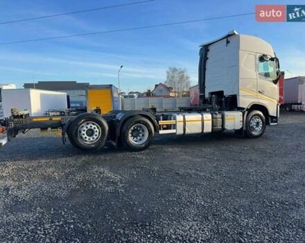 Белый Вольво FH 13, объемом двигателя 12.8 л и пробегом 668 тыс. км за 75900 $, фото 25 на Automoto.ua