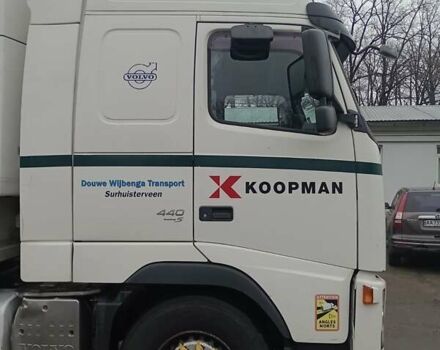 Белый Вольво FH 13, объемом двигателя 12.78 л и пробегом 2 тыс. км за 13000 $, фото 3 на Automoto.ua