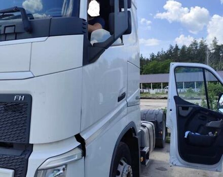 Белый Вольво FH 13, объемом двигателя 12.9 л и пробегом 500 тыс. км за 32000 $, фото 4 на Automoto.ua