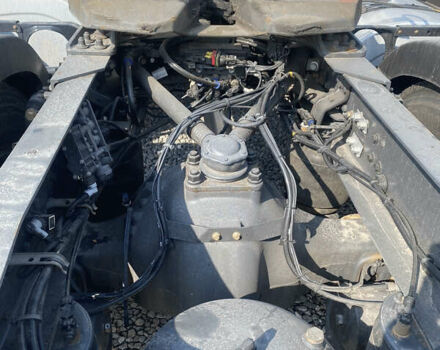 Белый Вольво FH 13, объемом двигателя 12.78 л и пробегом 608 тыс. км за 49300 $, фото 12 на Automoto.ua