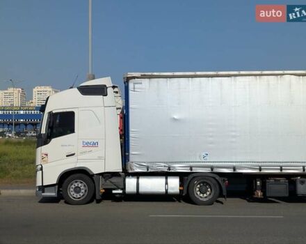 Белый Вольво FH 13, объемом двигателя 12.9 л и пробегом 980 тыс. км за 48900 $, фото 2 на Automoto.ua