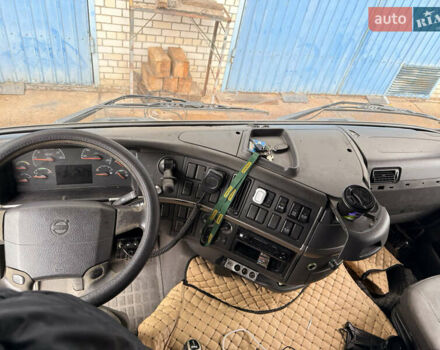 Белый Вольво FH 13, объемом двигателя 12.9 л и пробегом 860 тыс. км за 9000 $, фото 4 на Automoto.ua