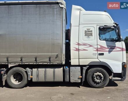 Белый Вольво FH 13, объемом двигателя 12.7 л и пробегом 1 тыс. км за 9999 $, фото 3 на Automoto.ua