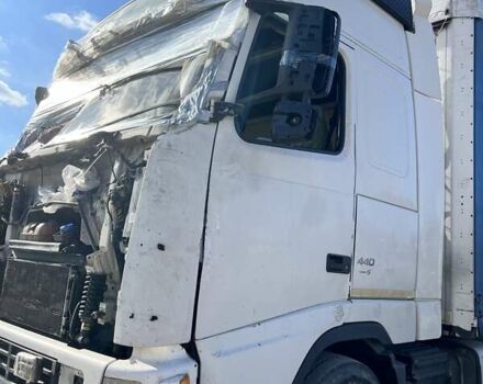 Белый Вольво FH 13, объемом двигателя 0 л и пробегом 100 тыс. км за 7500 $, фото 2 на Automoto.ua