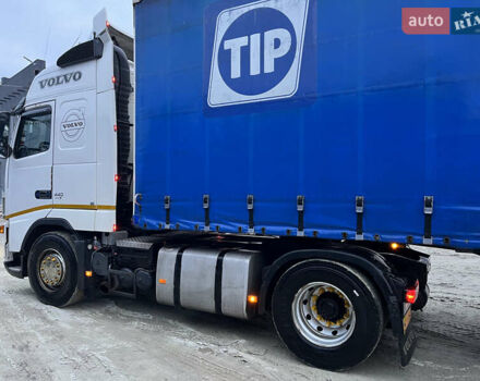 Белый Вольво FH 13, объемом двигателя 12.8 л и пробегом 1 тыс. км за 11400 $, фото 2 на Automoto.ua