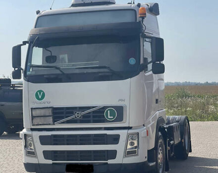 Белый Вольво FH 13, объемом двигателя 12.9 л и пробегом 1000 тыс. км за 15600 $, фото 1 на Automoto.ua