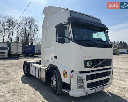 Белый Вольво FH 13, объемом двигателя 12.78 л и пробегом 376 тыс. км за 13800 $, фото 37 на Automoto.ua