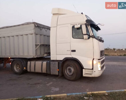 Білий Вольво FH 13, об'ємом двигуна 12.78 л та пробігом 1 тис. км за 11500 $, фото 2 на Automoto.ua