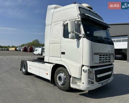 Белый Вольво FH 13, объемом двигателя 12.78 л и пробегом 1 тыс. км за 15800 $, фото 1 на Automoto.ua