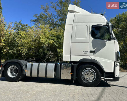 Білий Вольво FH 13, об'ємом двигуна 12.78 л та пробігом 73 тис. км за 47000 $, фото 5 на Automoto.ua