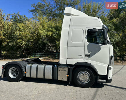 Білий Вольво FH 13, об'ємом двигуна 12.78 л та пробігом 73 тис. км за 47000 $, фото 4 на Automoto.ua