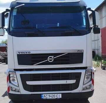 Белый Вольво FH 13, объемом двигателя 12.9 л и пробегом 822 тыс. км за 21500 $, фото 1 на Automoto.ua