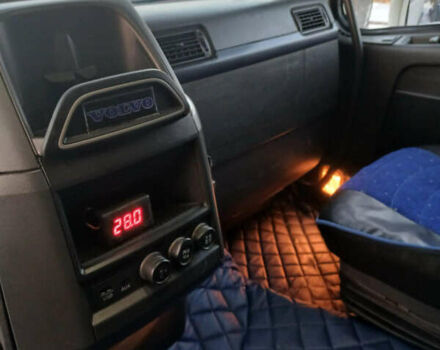 Белый Вольво FH 13, объемом двигателя 12.78 л и пробегом 115 тыс. км за 20000 $, фото 6 на Automoto.ua