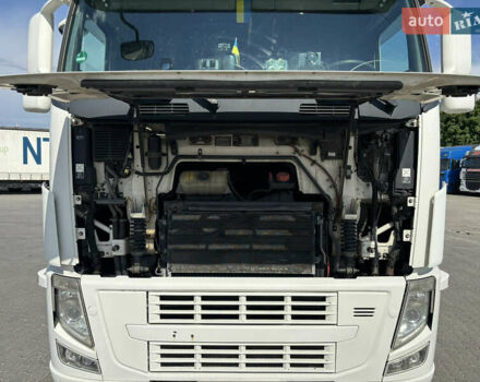 Белый Вольво FH 13, объемом двигателя 12.78 л и пробегом 1 тыс. км за 18300 $, фото 8 на Automoto.ua