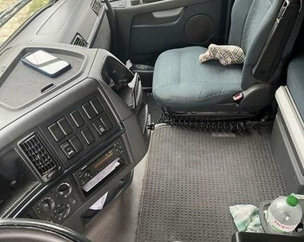 Белый Вольво FH 13, объемом двигателя 12.78 л и пробегом 830 тыс. км за 23000 $, фото 6 на Automoto.ua