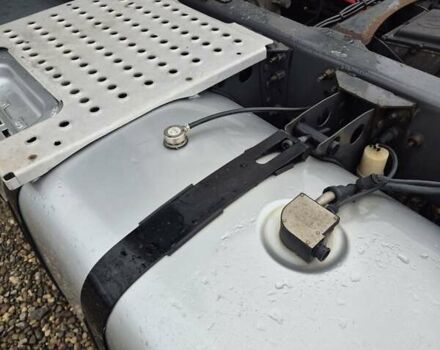 Белый Вольво FH 13, объемом двигателя 12.78 л и пробегом 700 тыс. км за 27841 $, фото 2 на Automoto.ua