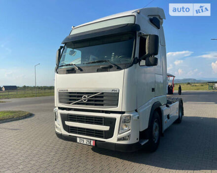 Белый Вольво FH 13, объемом двигателя 12.9 л и пробегом 60 тыс. км за 22000 $, фото 3 на Automoto.ua