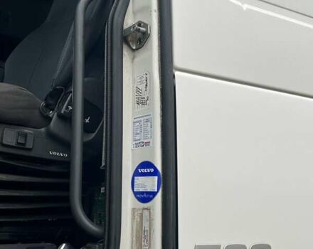 Белый Вольво FH 13, объемом двигателя 12.78 л и пробегом 830 тыс. км за 23000 $, фото 7 на Automoto.ua