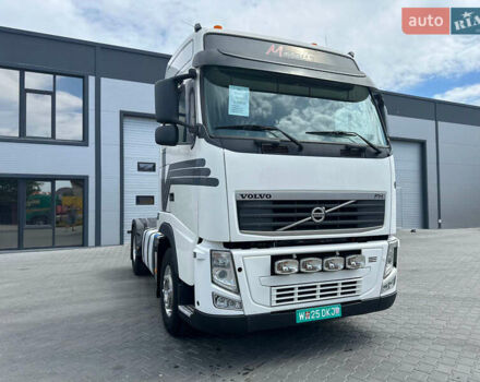 Белый Вольво FH 13, объемом двигателя 12.78 л и пробегом 900 тыс. км за 25000 $, фото 1 на Automoto.ua