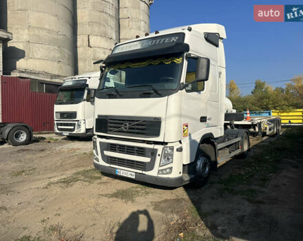 Белый Вольво FH 13, объемом двигателя 12.78 л и пробегом 878 тыс. км за 18500 $, фото 4 на Automoto.ua