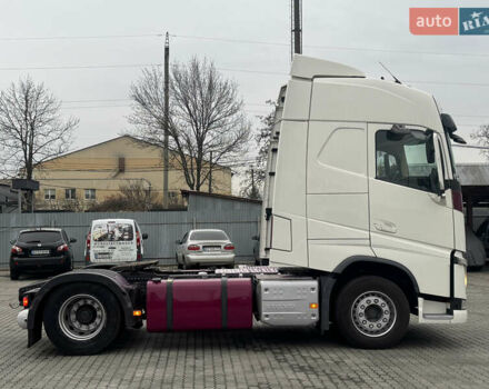 Белый Вольво FH 13, объемом двигателя 12.9 л и пробегом 970 тыс. км за 34505 $, фото 4 на Automoto.ua