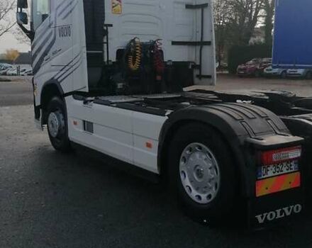 Белый Вольво FH 13, объемом двигателя 12.9 л и пробегом 960 тыс. км за 33888 $, фото 4 на Automoto.ua